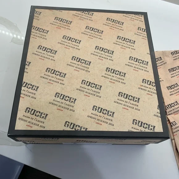 Gucci empty shoe box with 2 dust bags - Picture 10 of 16